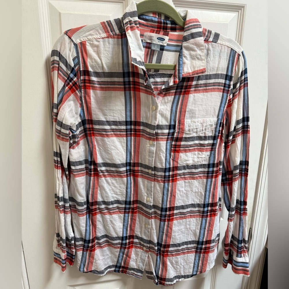 Worn once. Old Navy women’s top. Size large.